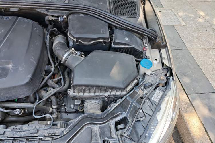 Used Volvo S60 New Energy 2015 S60L E-Drive Hybrid T6 Smart Drive Edition Engine Bay Left