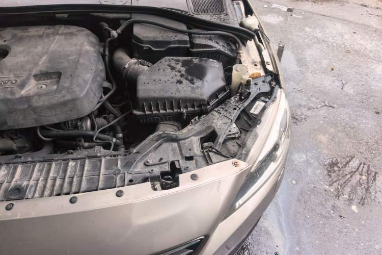 Used Volvo S60 New Energy 2015 S60L E-Drive Hybrid T6 Smart Drive Edition Engine Bay Left