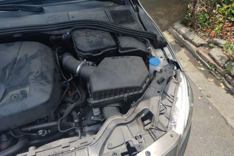 Used Volvo S60 New Energy 2015 S60L E-Drive Hybrid T6 Smart Drive Edition Engine Bay Left