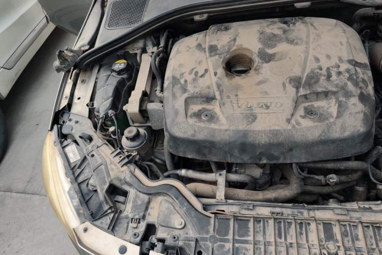 Used Volvo S60 New Energy 2015 S60L E-Drive Hybrid T6 Smart Drive Edition Engine Bay Right