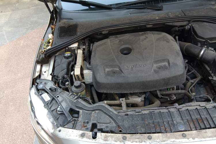 Used Volvo S60 New Energy 2015 S60L E-Drive Hybrid T6 Smart Drive Edition Engine Bay Right