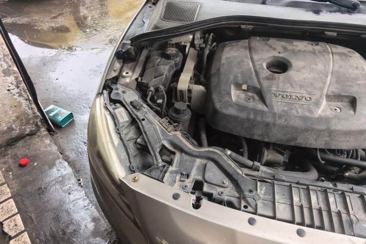 Used Volvo S60 New Energy 2015 S60L E-Drive Hybrid T6 Smart Drive Edition Engine Bay Right