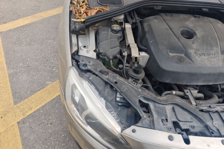 Used Volvo S60 New Energy 2015 S60L E-Drive Hybrid T6 Smart Drive Edition Engine Bay Right