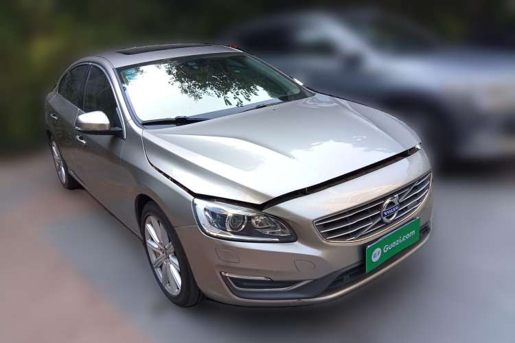 Used Volvo S60 New Energy 2015 S60L E-Drive Hybrid T6 Smart Drive Edition Front Right 45 Deg