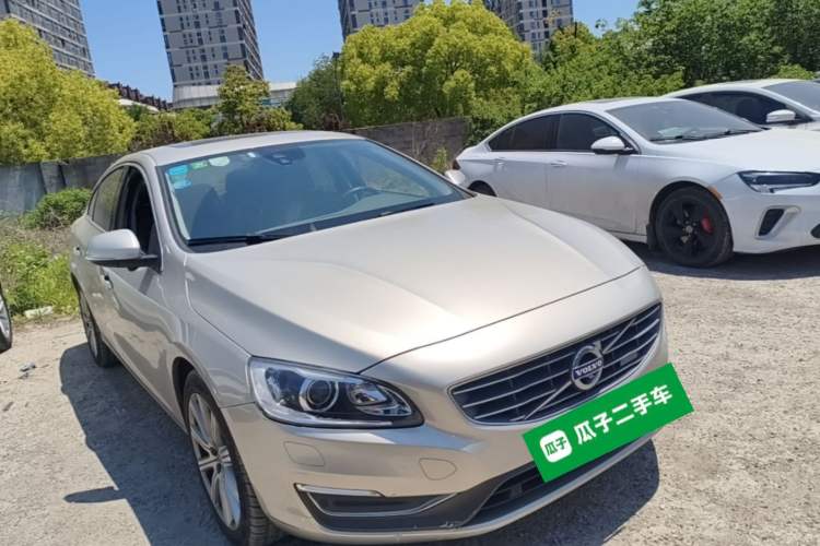 Used Volvo S60 New Energy 2015 S60L E-Drive Hybrid T6 Smart Drive Edition Front Right 45 Deg