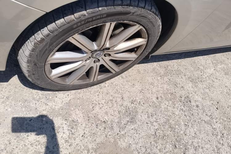 Used Volvo S60 New Energy 2015 S60L E-Drive Hybrid T6 Smart Drive Edition Left Front Wheel Hub