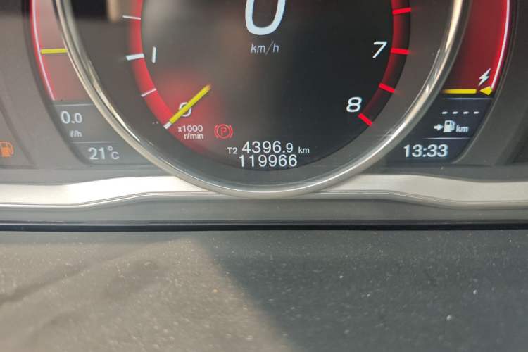 Used Volvo S60 New Energy 2015 S60L E-Drive Hybrid T6 Smart Drive Edition Odometer Close Up