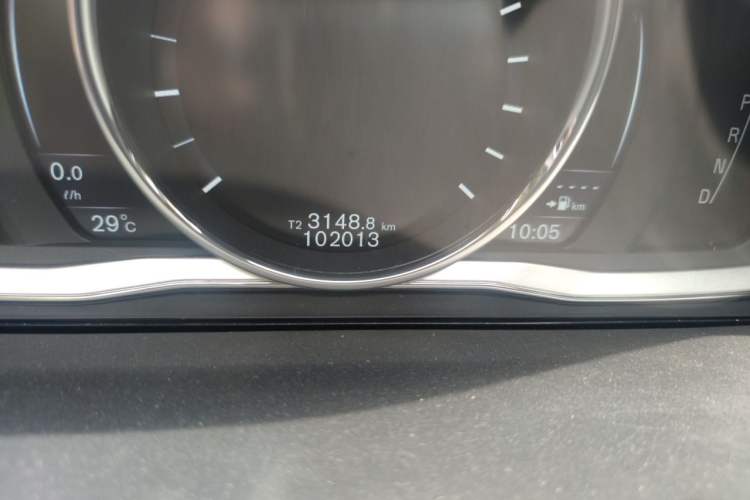 Used Volvo S60 New Energy 2015 S60L E-Drive Hybrid T6 Smart Drive Edition Odometer Close Up