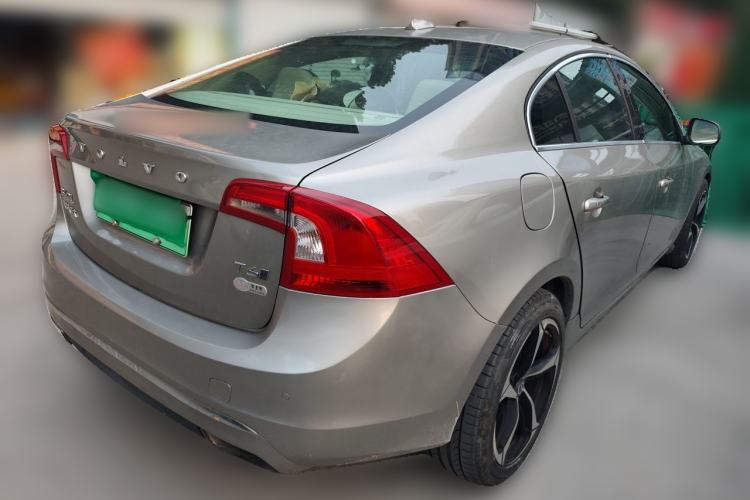 Used Volvo S60 New Energy 2015 S60L E-Drive Hybrid T6 Smart Drive Edition Rear Right 45 Deg