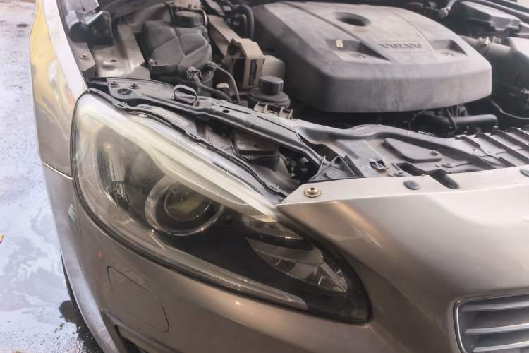 Used Volvo S60 New Energy 2015 S60L E-Drive Hybrid T6 Smart Drive Edition Right Front Headlight