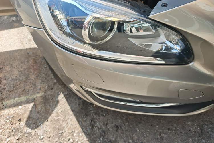 Used Volvo S60 New Energy 2015 S60L E-Drive Hybrid T6 Smart Drive Edition Right Front Headlight
