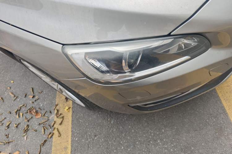 Used Volvo S60 New Energy 2015 S60L E-Drive Hybrid T6 Smart Drive Edition Right Front Headlight