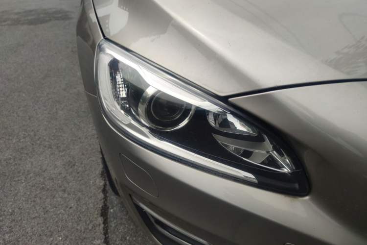 Used Volvo S60 New Energy 2015 S60L E-Drive Hybrid T6 Smart Drive Edition Right Front Headlight