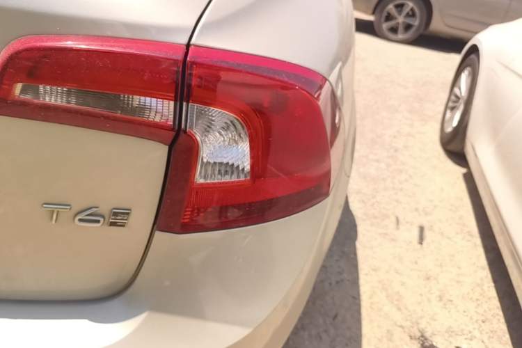 Used Volvo S60 New Energy 2015 S60L E-Drive Hybrid T6 Smart Drive Edition Right Rear Taillight