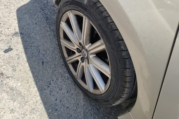 Used Volvo S60 New Energy 2015 S60L E-Drive Hybrid T6 Smart Drive Edition Right Rear Wheel Hub