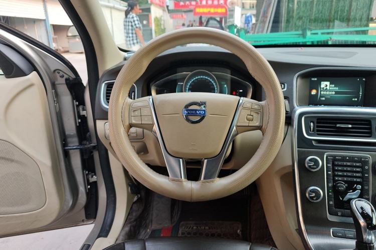 Used Volvo S60 New Energy 2015 S60L E-Drive Hybrid T6 Smart Drive Edition Steering Wheel
