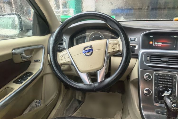 Used Volvo S60 New Energy 2015 S60L E-Drive Hybrid T6 Smart Drive Edition Steering Wheel