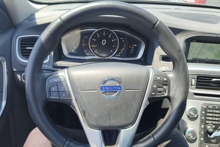 Used Volvo S60 New Energy 2015 S60L E-Drive Hybrid T6 Smart Drive Edition Steering Wheel