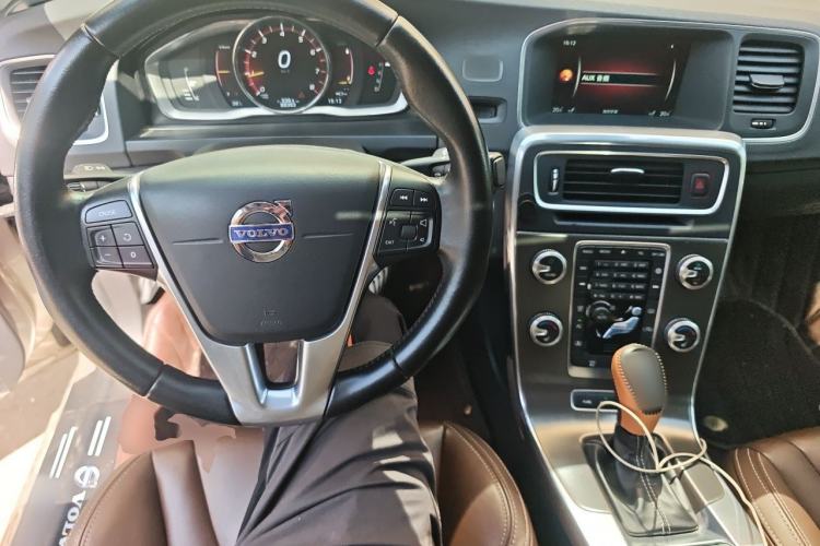 Used Volvo S60 New Energy 2015 S60L E-Drive Hybrid T6 Smart Drive Edition Steering Wheel