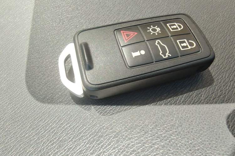 Used Volvo S60 New Energy 2015 S60L E-Drive Hybrid T6 Smart Drive Edition Vehicle Key