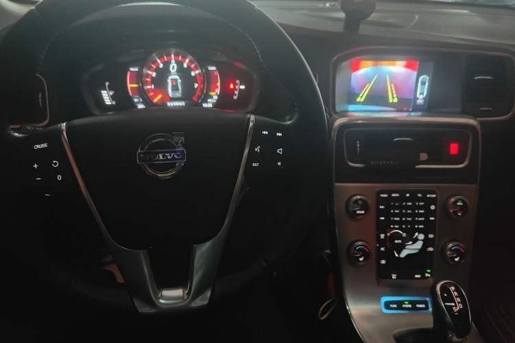 Used Volvo S60 New Energy 2015 S60L E-Drive Hybrid T6 Smart Drive Edition Audio And AC Panel