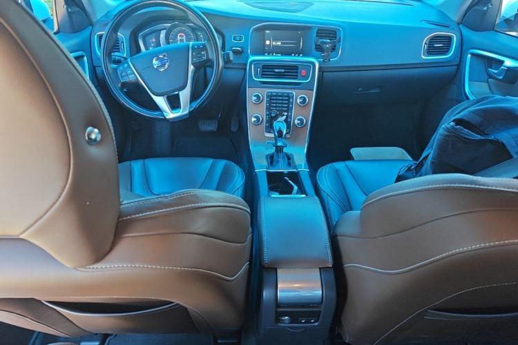 Used Volvo S60 New Energy 2015 S60L E-Drive Hybrid T6 Smart Edition Center Console