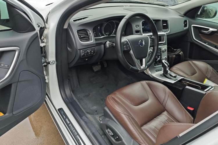 Used Volvo S60 New Energy 2015 S60L E-Drive Hybrid T6 Smart Drive Edition Driver Seat