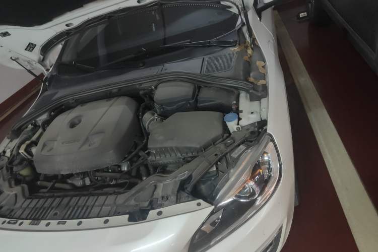 Used Volvo S60 New Energy 2015 S60L E-Drive Hybrid T6 Smart Drive Edition Engine Bay Left