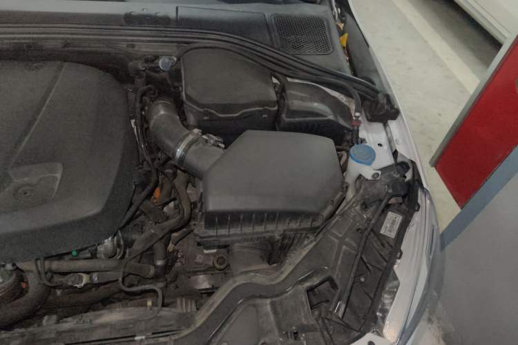 Used Volvo S60 New Energy 2015 S60L E-Drive Hybrid T6 Smart Drive Edition Engine Bay Left