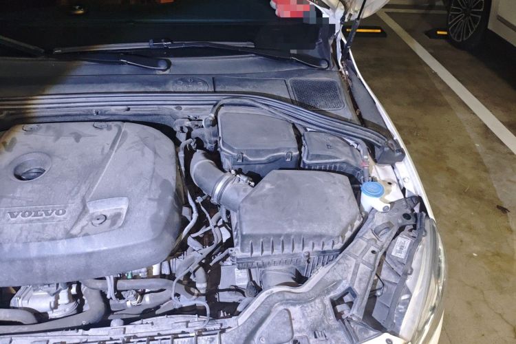 Used Volvo S60 New Energy 2015 S60L E-Drive Hybrid T6 Smart Drive Edition Engine Bay Left