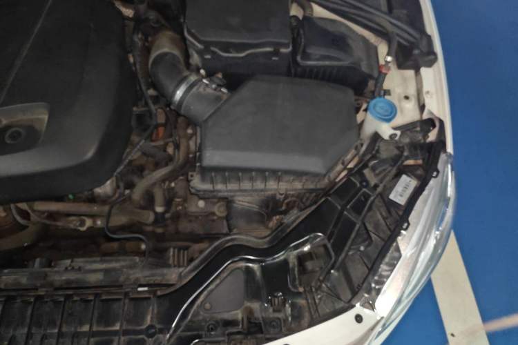 Used Volvo S60 New Energy 2015 S60L E-Drive Hybrid T6 Smart Drive Edition Engine Bay Left