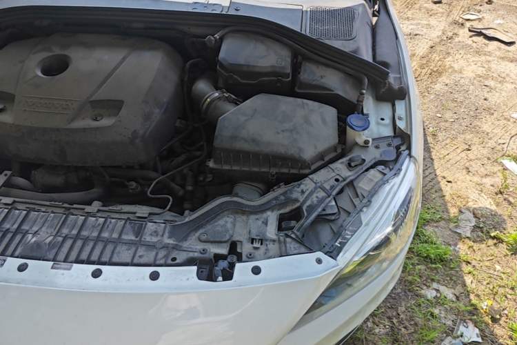 Used Volvo S60 New Energy 2015 S60L E-Drive Hybrid T6 Smart Edition Engine Bay Left