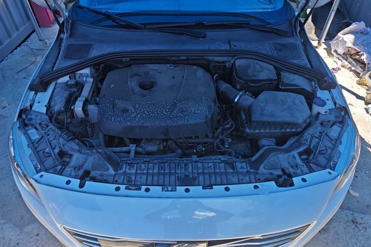 Used Volvo S60 New Energy 2015 S60L E-Drive Hybrid T6 Smart Edition Engine Bay