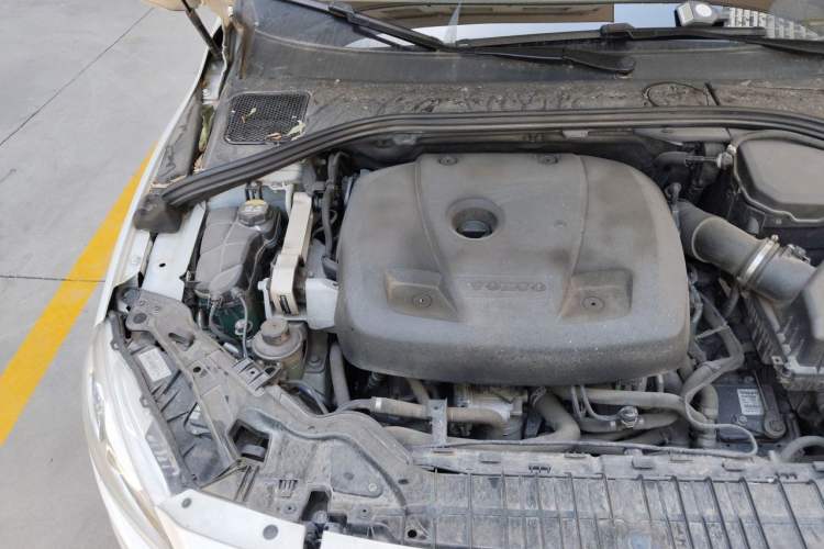Used Volvo S60 New Energy 2015 S60L E-Drive Hybrid T6 Smart Drive Edition Engine Bay Right