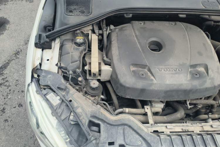Used Volvo S60 New Energy 2015 S60L E-Drive Hybrid T6 Smart Drive Edition Engine Bay Right