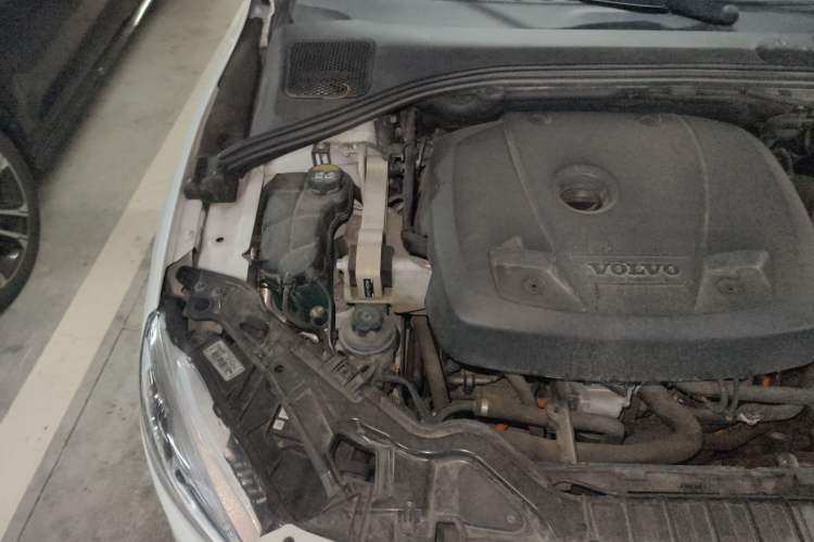 Used Volvo S60 New Energy 2015 S60L E-Drive Hybrid T6 Smart Drive Edition Engine Bay Right