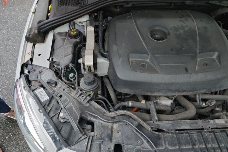 Used Volvo S60 New Energy 2015 S60L E-Drive Hybrid T6 Smart Drive Edition Engine Bay Right
