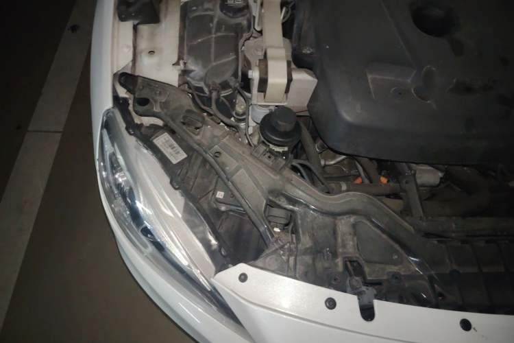 Used Volvo S60 New Energy 2015 S60L E-Drive Hybrid T6 Smart Drive Edition Engine Bay Right