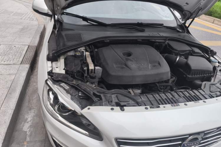 Used Volvo S60 New Energy 2015 S60L E-Drive Hybrid T6 Smart Drive Edition Engine Bay Right