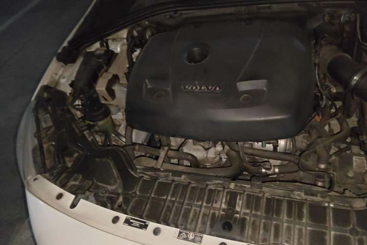 Used Volvo S60 New Energy 2015 S60L E-Drive Hybrid T6 Smart Drive Edition Engine Bay Right