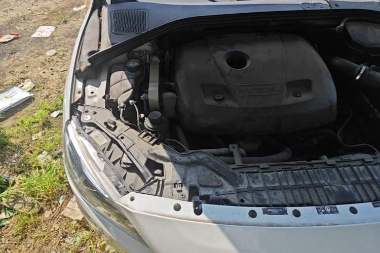 Used Volvo S60 New Energy 2015 S60L E-Drive Hybrid T6 Smart Edition Engine Bay Right