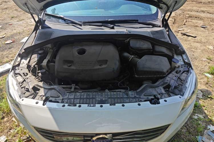 Used Volvo S60 New Energy 2015 S60L E-Drive Hybrid T6 Smart Edition Engine Bay