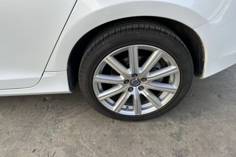 Used Volvo S60 New Energy 2015 S60L E-Drive Hybrid T6 Smart Drive Edition Exterior 3