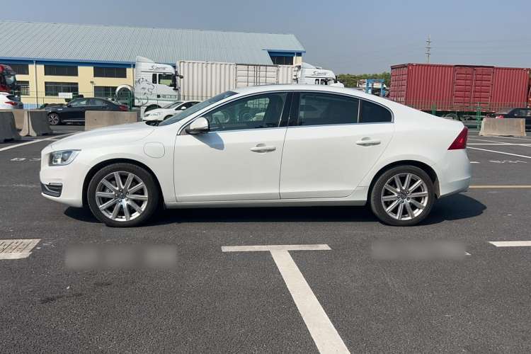 Used Volvo S60 New Energy 2015 S60L E-Drive Hybrid T6 Smart Drive Edition Exterior 3