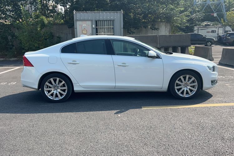 Used Volvo S60 New Energy 2015 S60L E-Drive Hybrid T6 Smart Drive Edition Exterior 7