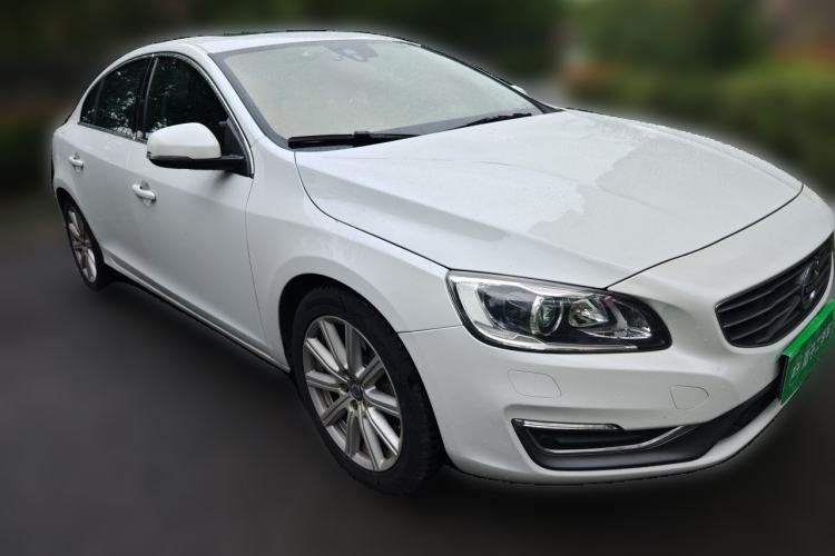 Used Volvo S60 New Energy 2015 S60L E-Drive Hybrid T6 Smart Drive Edition Front Right 45 Deg