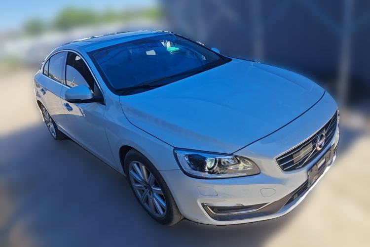 Used Volvo S60 New Energy 2015 S60L E-Drive Hybrid T6 Smart Edition Front Right 45 Deg