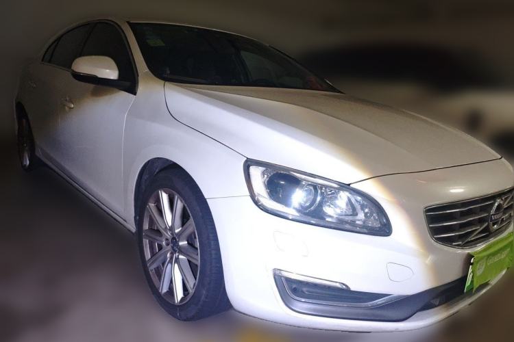 Used Volvo S60 New Energy 2015 S60L E-Drive Hybrid T6 Smart Drive Edition Front Right 45 Deg