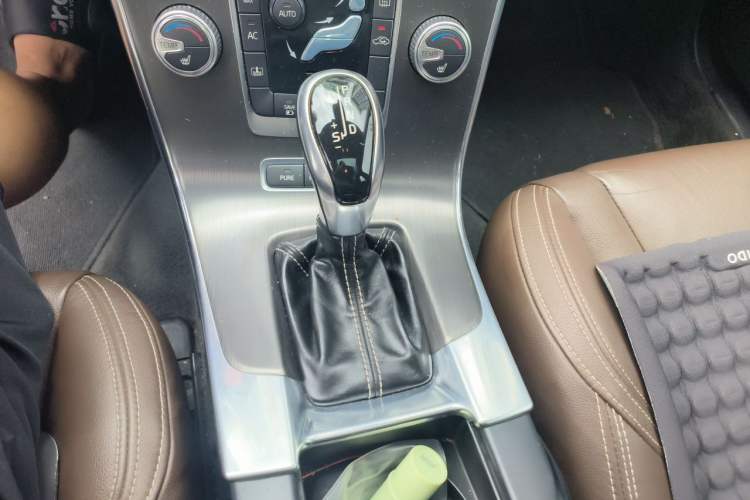 Used Volvo S60 New Energy 2015 S60L E-Drive Hybrid T6 Smart Drive Edition Gear Lever