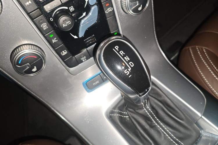 Used Volvo S60 New Energy 2015 S60L E-Drive Hybrid T6 Smart Drive Edition Gear Lever